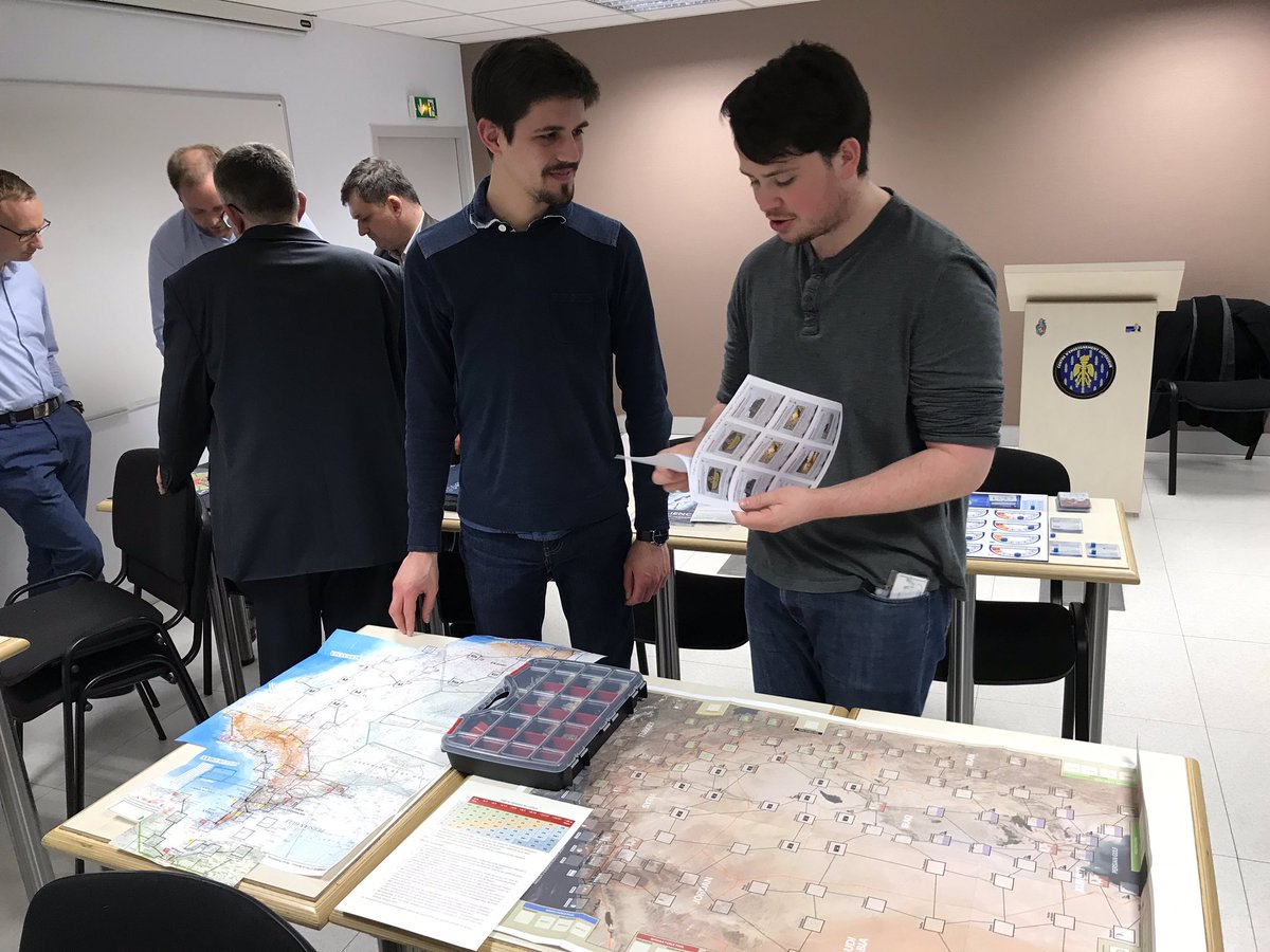 SGNFrance's tweet photo. AG de l’association: échanges sur les pistes de développements, le Forum 2019 et démo de #fitna #urbanoperations #hacklihood #krisis #resilience. Nombreux échanges. https://t.co/KtPfWFhOJl