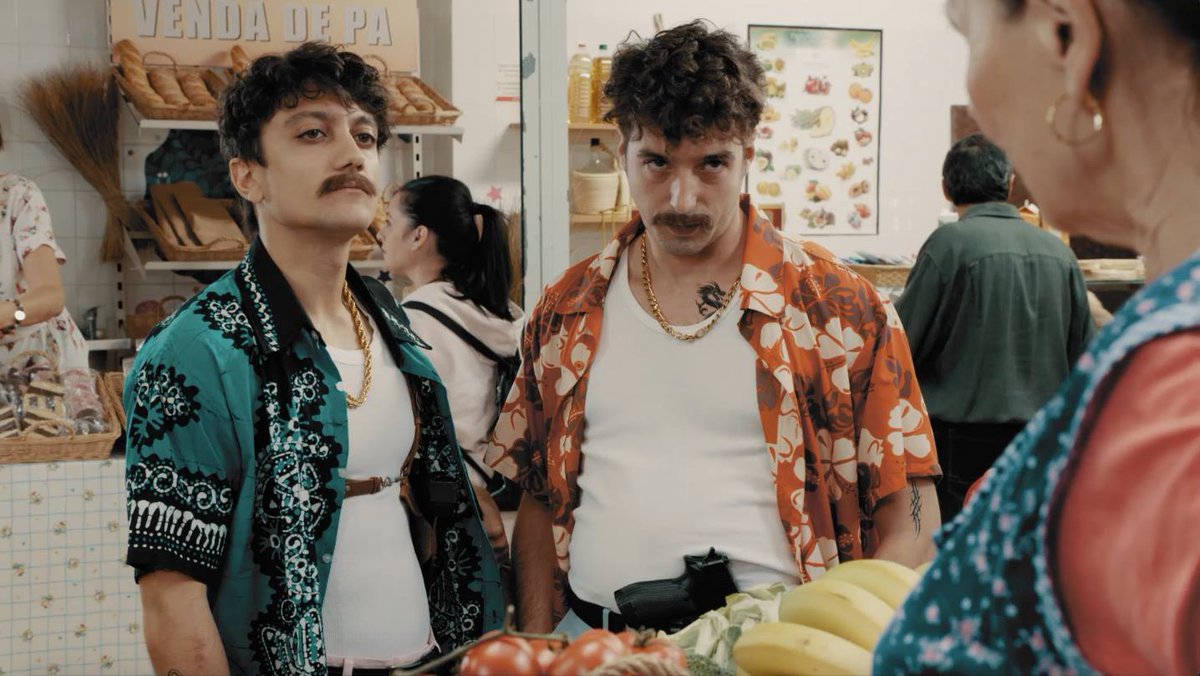 morcillogonzale's tweet photo. Nueva temporada de "Açò és un destarifo", producida por @apuntmedia, con nuestros #representados #RamónRodena y #FerranGadea. Con @RamonRodenas @ferrangadea #MorcilloGonzalez #MG #Audiovisual #agente #Actores #Actrices #LANAU #espaciocreativo https://t.co/t8VBogEu0x https://t.co/u4VIU2sk6W
