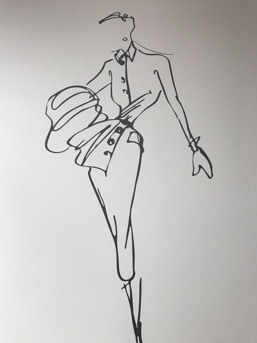 Dior so much better......#divinedior