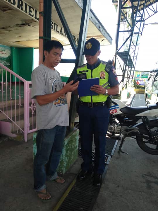 PNPBaguioStn4's tweet photo. Personnel of this station under the supervision of PCPT JULIUS B LUIS conducted visitation and engagement with Barangay Officials in our Area.
#PSUDUpdates
#PEaceandOrder
#AntiSmoking
#PNPPATROLPLAN2030
@ProcorRpcrd @rwinp88 @PNPCordillera @BaguiosFinest https://t.co/7nIjw5P3wE