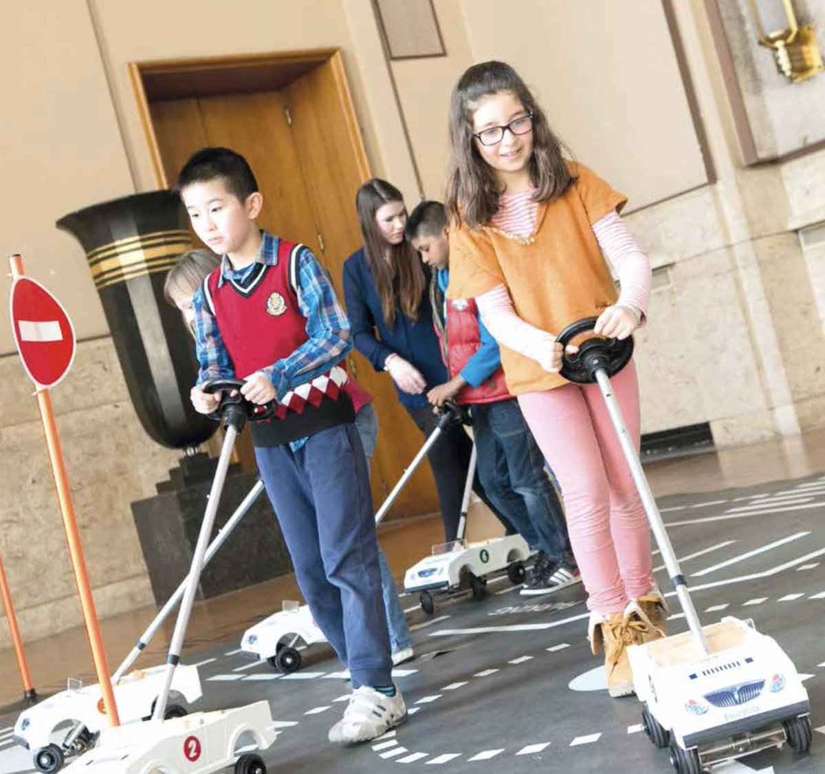 Joelle_CR's tweet photo. 1ère mesure du #GrandDebat : le permis vélo pour les enfants. @EmmanuelMacron , inspirez vous de ce que fait @villedeputeaux pour la sécurité des enfants!
A #Puteaux, la sensibilisation aux dangers de la route existe depuis plus de 10 ans: permis piéton et #permisvélo. https://t.co/khgBXHLzrG