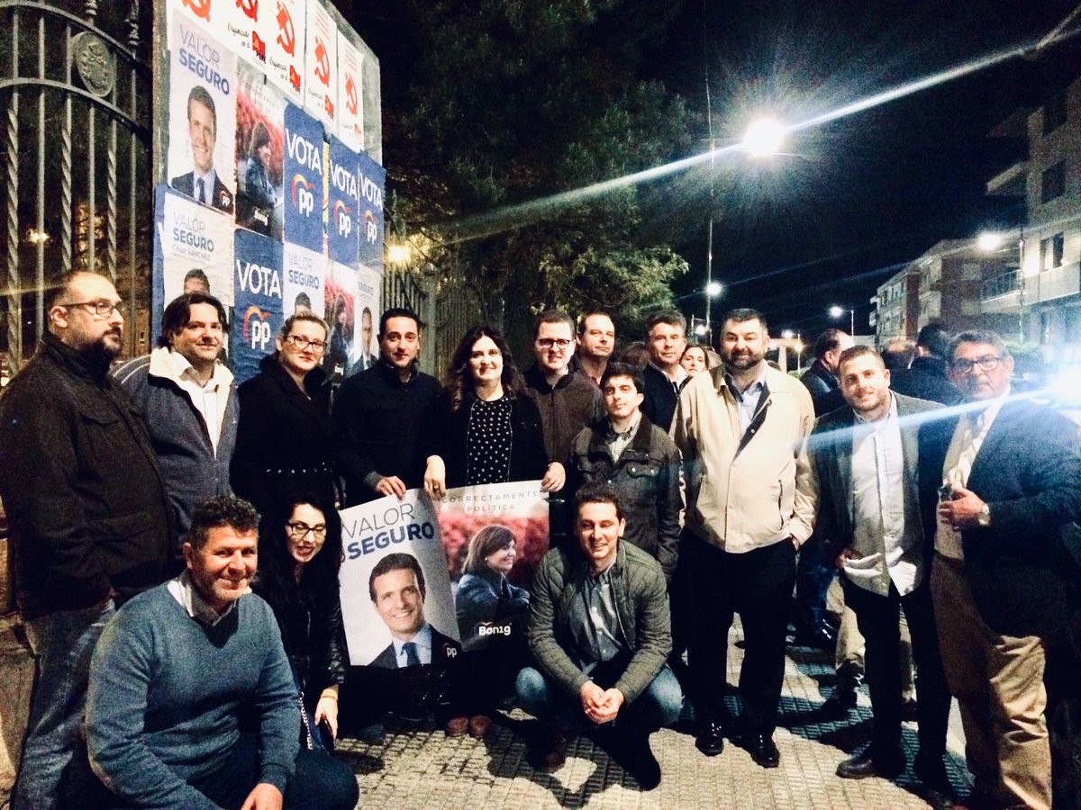 BegoCuartero_pp's tweet photo. Jueves 11 abril / 0:00 h
En el tradicional y oficial pegado de #carteles #electorales con el @PPOrihuela
Dejamos ya el #ModoPreCampaña .¡¡Estamos #EnCampaña !!!
#ValorSeguro
#CorrectamentePolítica
#IsabelBonig
#PabloCasado
#SeguimosTrabajando https://t.co/SyulBIaBdk