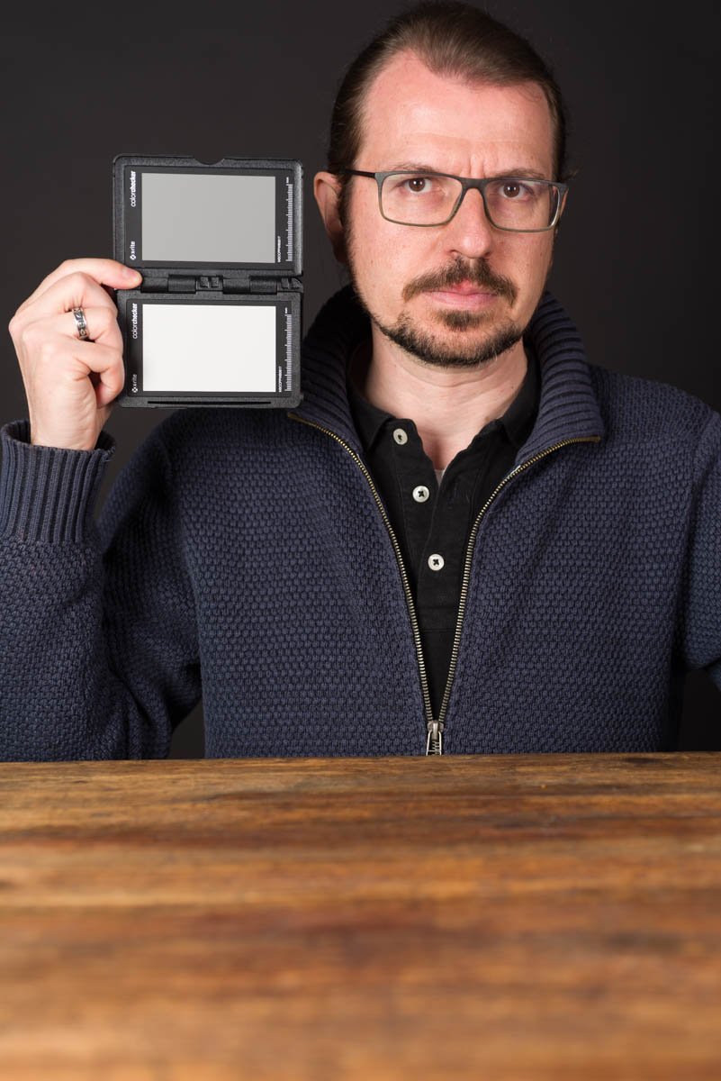 JoanBoira's tweet photo. Colorcheker Passport 2: carta de color para crear perfiles de cámara

X-Rite acaba de lanzar la versión 2 de su famosa carta ColorChecker Passport.

Leer más en el blog de Foto Formación:
https://t.co/C9rPL1bc9U

#fotoformacion #colorchecker @xritephoto #colorcheckerpassport https://t.co/LZ1Hzt1Ght