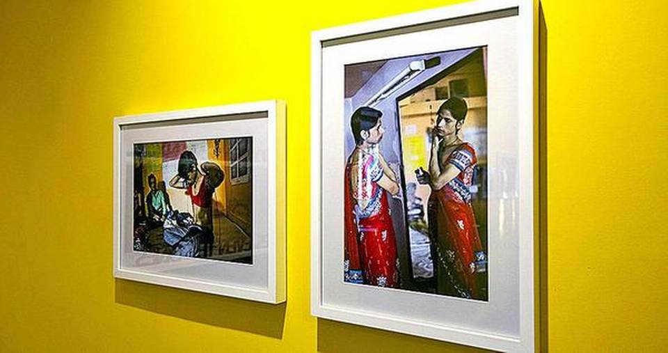 GayGamesHK2023's tweet image. Photographers #SunilGupta and #CharanSingh are exhibiting their photos ‘Dissent and Desire’ that documents quotidian moments of the #LGBTQ+ community in #Delhi. ow.ly/7SZW30oove6