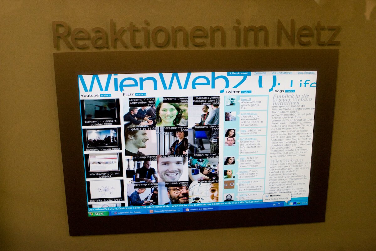 kigo's tweet photo. Es war einmal WienWeb20
Die #WienWeb20 Wand im @mqwien war die erste (analoge und digitale) Social Media Wall in Österreich & aggregierte Social Media bits zu damaligen Web-Events in Wien
#barcamps #digitalks
#webmontag #blogtail #accessibilitystammtisch #webplausch https://t.co/8J8jbMvfDn
