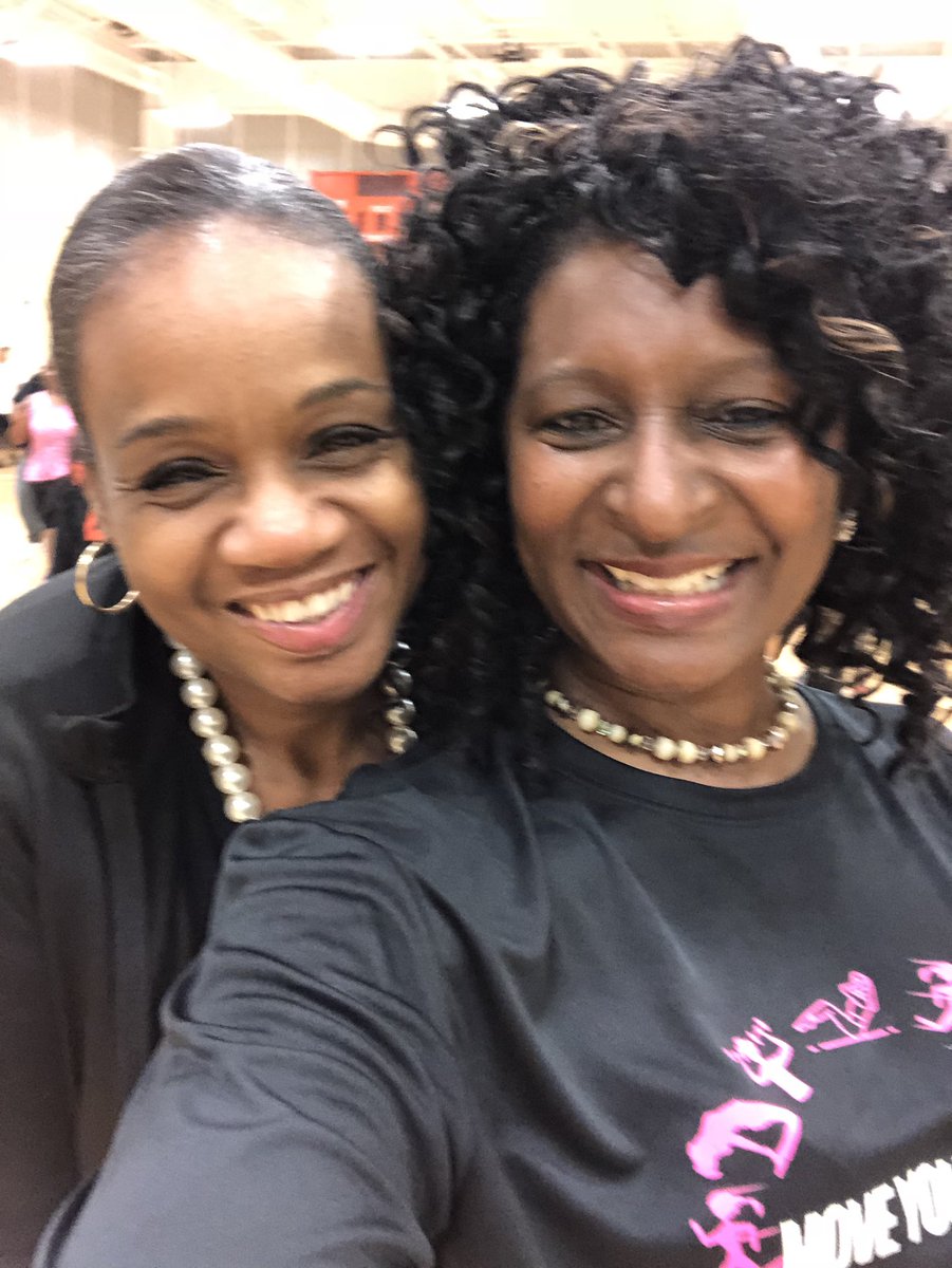 MrsPRProtocol's tweet photo. Great time joining @MoletteGreen Soror ๐๐ and @FBCG Sister @nbcwashington #GetFit4Spring and Soror @DNJSaidIt #MoveYourBody ๐ฃ was in full effect #GetUpAndMove #30MinutesADay #HealthAndWellness #MoveYourBody5K #LifestyleWellness #MoveYourBodyWellness ๐๐๐พ https://t.co/Y2XMQJSFav