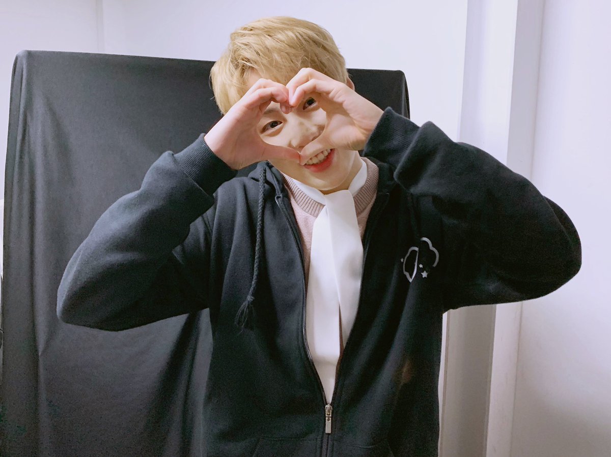 [☁️]

따뜻한 봄을 닮은 구르미와 하늘이들이 함께해서 행복이 가득했던 환상의 나라🐼🌷 오늘도 너무 즐거웠습니다💜

#하성운 #HASUNGWOON