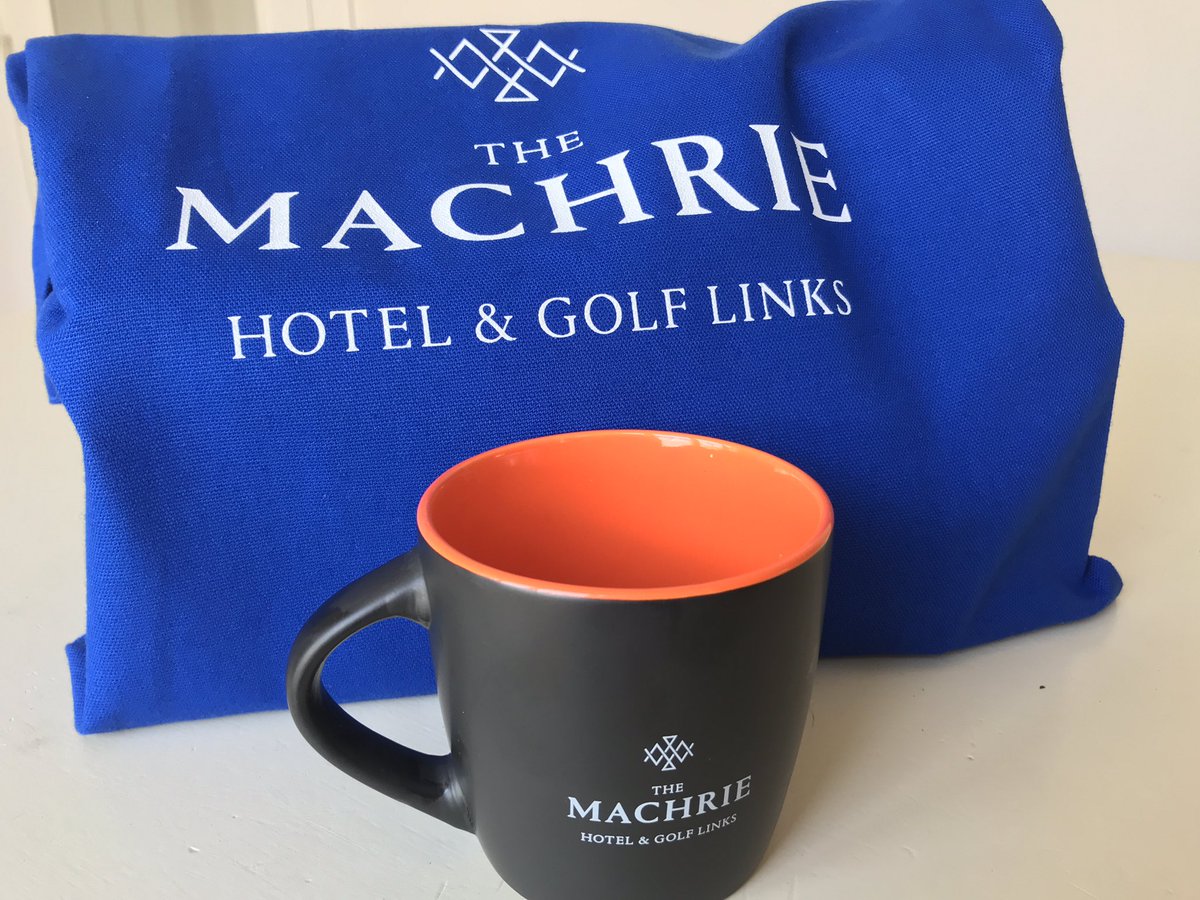ComeSeeScotland's tweet photo. It was great to be back in #Glasgow yesterday @visitscotexpo and catch up with the team from @TheMachrieLinks @MachrieHotel #islay #argyll #lorna #greatteam #qualifiedtourguide https://t.co/YkZRyvvfXs