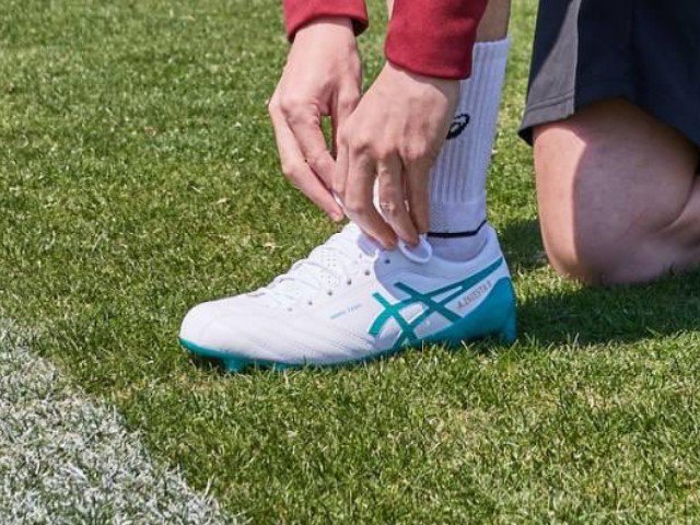 アシックス イニエスタ イニエスタ×アシックス共同開発モデル『ウルトレッツァAI』の最新作が