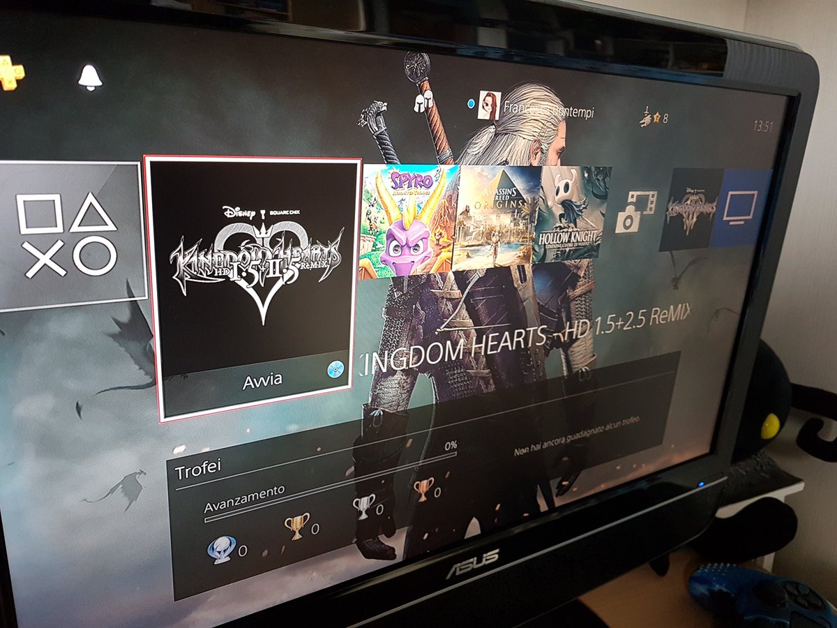 Bontix92's tweet photo. Quando finisci #KH3, senti la mancanza della tua saga videoludica preferita e ricominci l'intera storia da capo.... Ma sai che il #Trickmaster ti aspetta dietro l'angolo. 😂😑
#gamerlife #KingdomHearts #muoristupidoHeartlessmuori https://t.co/87f967N8CU