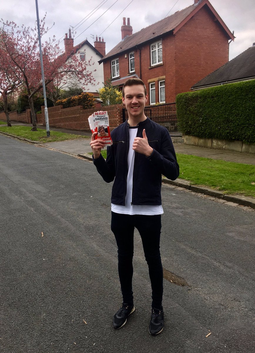 TraceyJAustin's tweet photo. Good response on the doorstep this morning #vote @Magsyatisher https://t.co/nlxxl0kU20