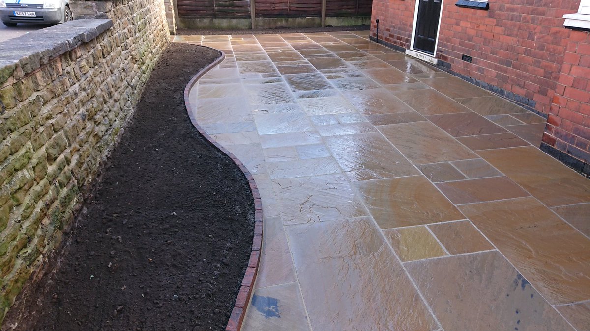 GandJLandscapes's tweet photo. Massive thank you to all of our suppliers this week for helping us along the way in completing this project with #teamwork #johnastephens @Smevwack @markhollywood83 @SandstoneUK @ColsonLtd @DJprojectsltd @BradstoneUK @FrankKeyltd @AzpectsLtd 👏👏👏 https://t.co/0PI3vJ4Tv6