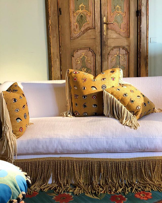 RachelChudley's tweet photo. @jpdemeyer most fantastic designs: lash lush tassels 👁👁👁👁 https://t.co/a4zi3Go2Ve #interior #design #milan #inspiration #trip https://t.co/1oaXNXoSil