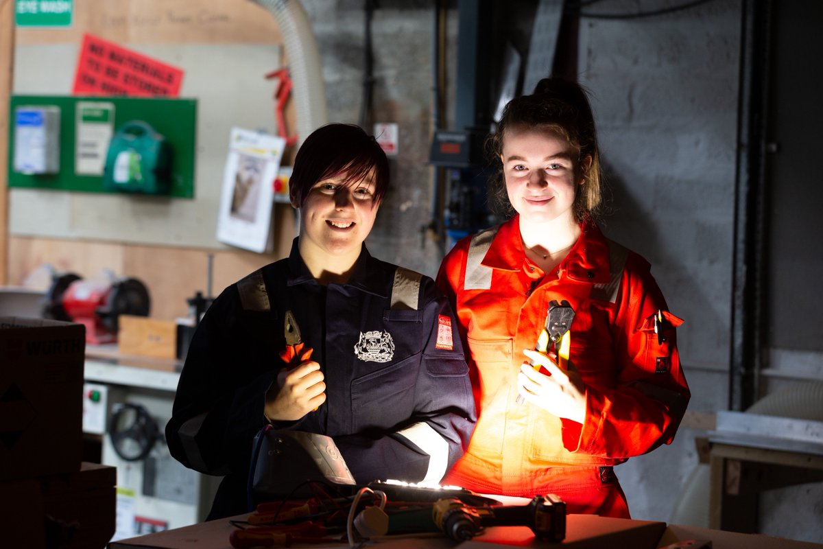 skillsdevscot's tweet photo. Do you know an exceptional apprentice who should be recognised? Enter them into the 2019 Scottish Apprenticeship Awards! 

Apprentice Ambassador👍
Foundation Apprentice 👍
Graduate Apprentice Rising Star 👍
Modern Apprentice - SCQF Levels 5 &amp; 6+ 👍

https://t.co/SekrCPxi6i https://t.co/lOdByp0vMq