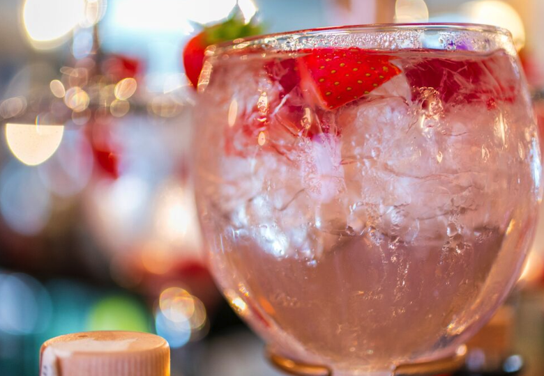 Friday's here and so are the cocktails! Let the evening beGIN.