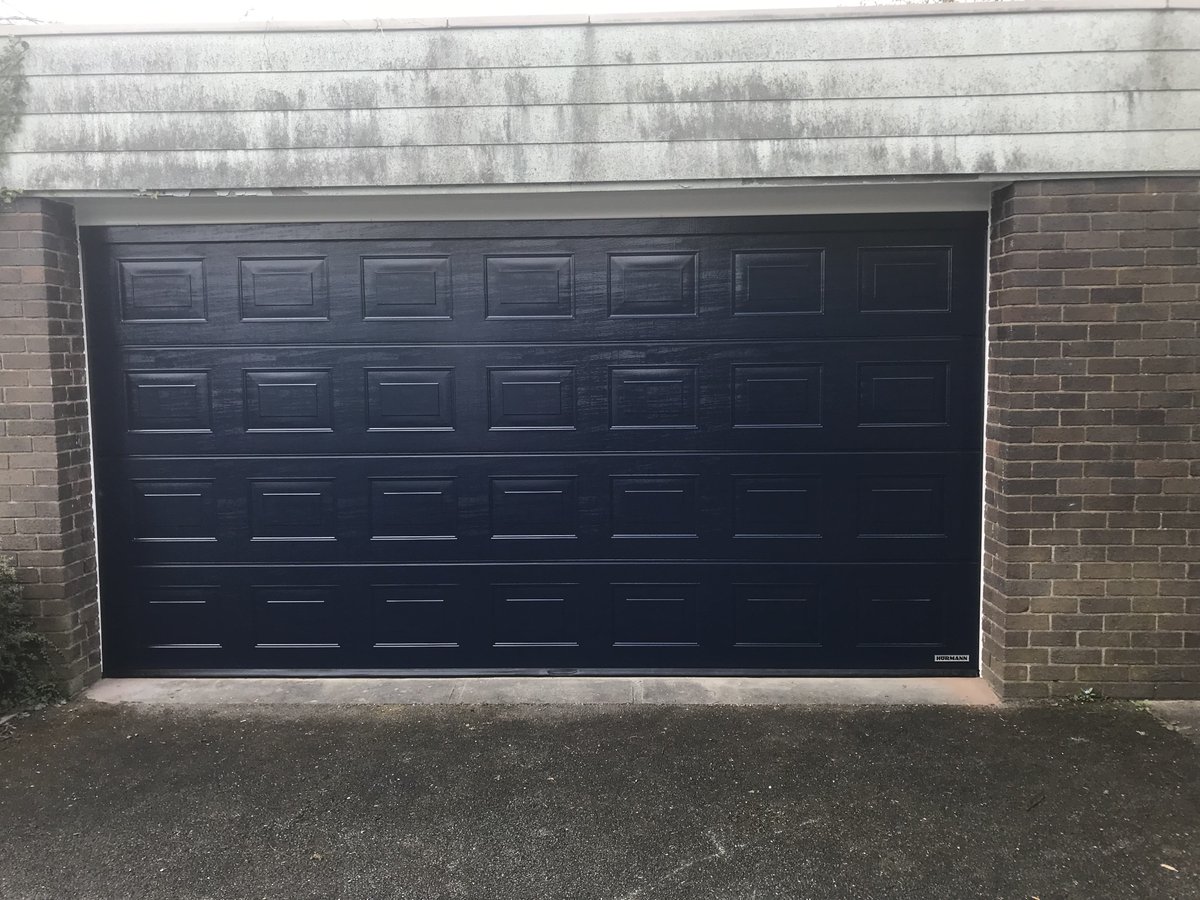 Ryterna Flush Slick Sectional Rk1100 Front Door Anthracite Grey Ral 7016 House With Porch House Front Door Garage Door Styles