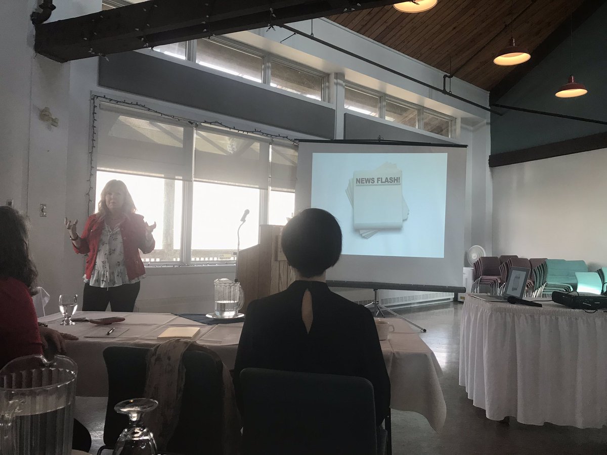 marlayne709's tweet image. Here at @IABCNL Rapido sessions. Wise words from @BevEvansNL “Don’t let fear advise you.” #femtor