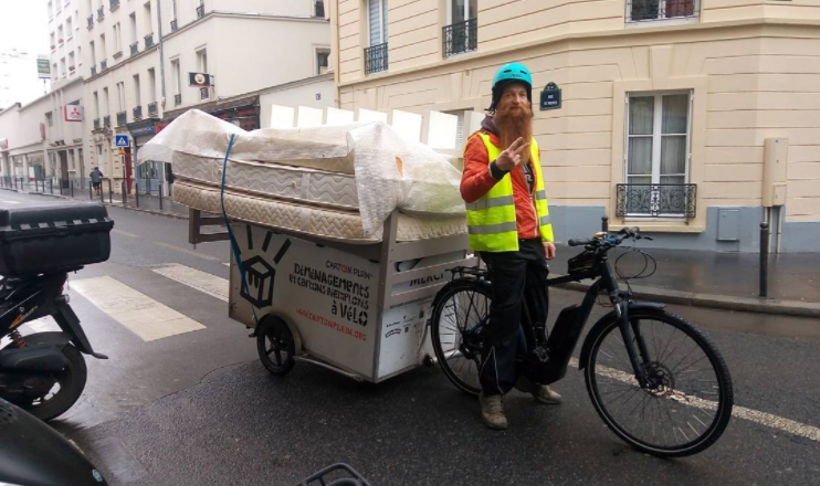 Bienvenue à l'association Carton plein de Paris, déménagements et cartons réemployés à vélo pour l'inclusion sociale et professionnelle !
Besoin de cartons ? boutique.cartonplein.org 
Besoin de déménager ? cartonplein.org/actions/demena…
@cartonplein75