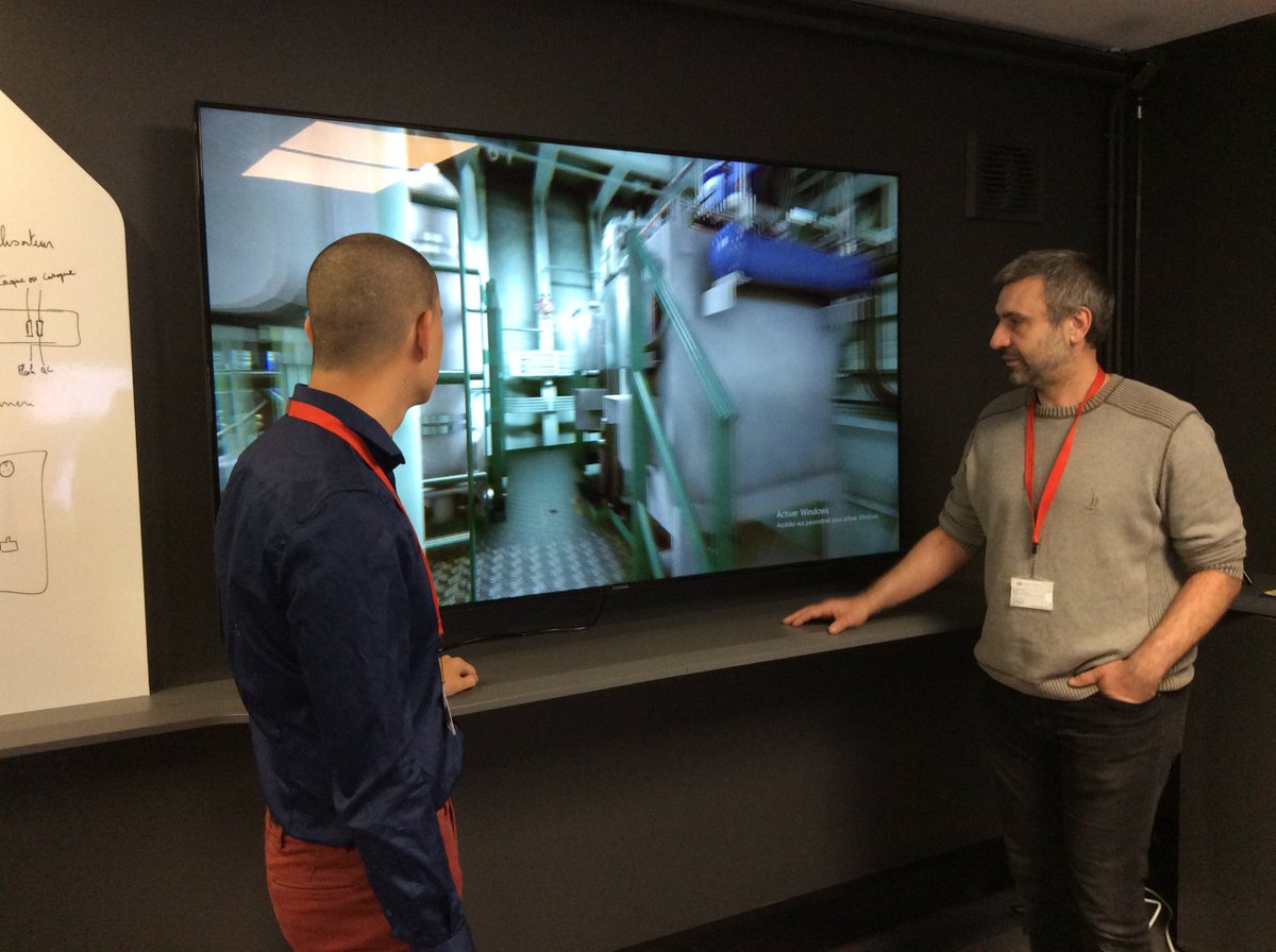 Les #gamedevelopers de <a href="/nyxsquad/">Studio Nyx</a> travaillent avec Naval Group pour reproduire à l’identique la déambulation dans un sous-marin. Architecture, textures, réseaux électriques et mécaniques, tout y est pour permettre aux marins de découvrir et s’approprier leur futur environnement.