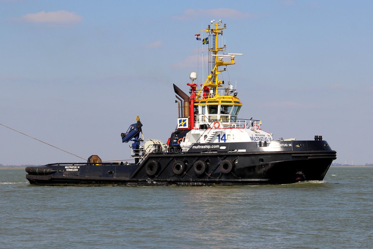 Multraship's tweet photo. For this week's favourite photo Friday we wanted to share these photos that were taken in Terneuzen yesterday by Ricardo van Liere. MULTRATUG 17 and MULTRATUG 14 assisting the DAXIA.
#favouritephotofriday #Inthepicture #RicardovanLierop #MULTRATUG #Multrashiptowageandsalvage https://t.co/U8Kvreogtc