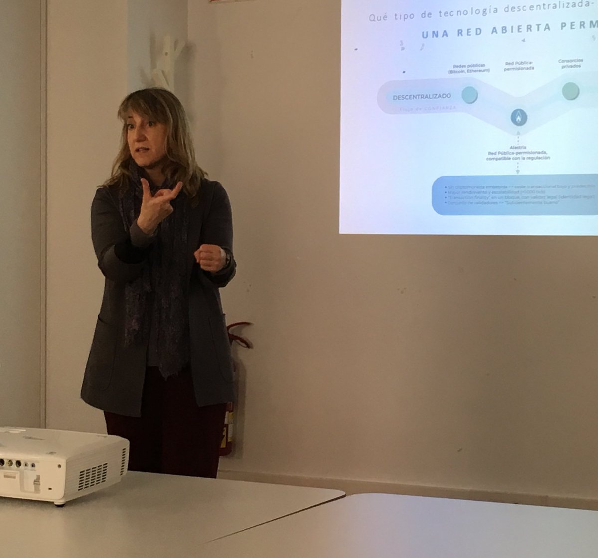 alex_lopezt's tweet photo. Compartiendo hoy mañana en el @Cluster_Digital para la segunda sesión del equipo de trabajo de #blockchain. Hoy @MGG_2012 presenta @Alastria_ a todo el equipo como plataforma de trabajo. https://t.co/Ft73GzwQJj