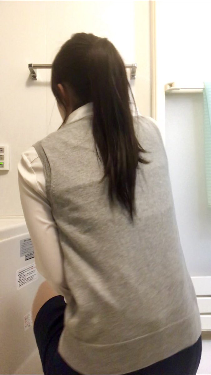peeingpeeing's tweet photo. No.39のオフショット

スーツスカートで我慢限界おもらし🍀
イメージは会社にいる事務員さん😊
ポニーテールで清楚ぽいのに下着はTバック😚笑
結構リアルなおもらし動画になっていると思います//// https://t.co/HEfECP1UOQ