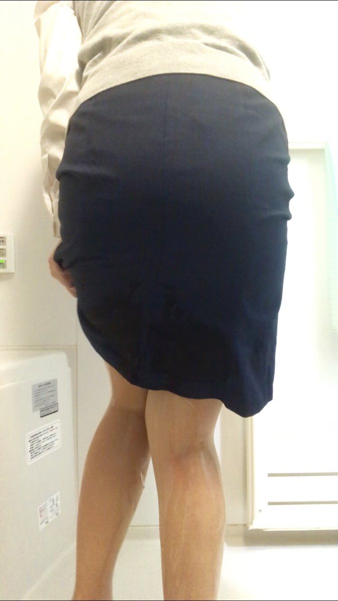 peeingpeeing's tweet photo. No.39のオフショット

スーツスカートで我慢限界おもらし🍀
イメージは会社にいる事務員さん😊
ポニーテールで清楚ぽいのに下着はTバック😚笑
結構リアルなおもらし動画になっていると思います//// https://t.co/HEfECP1UOQ