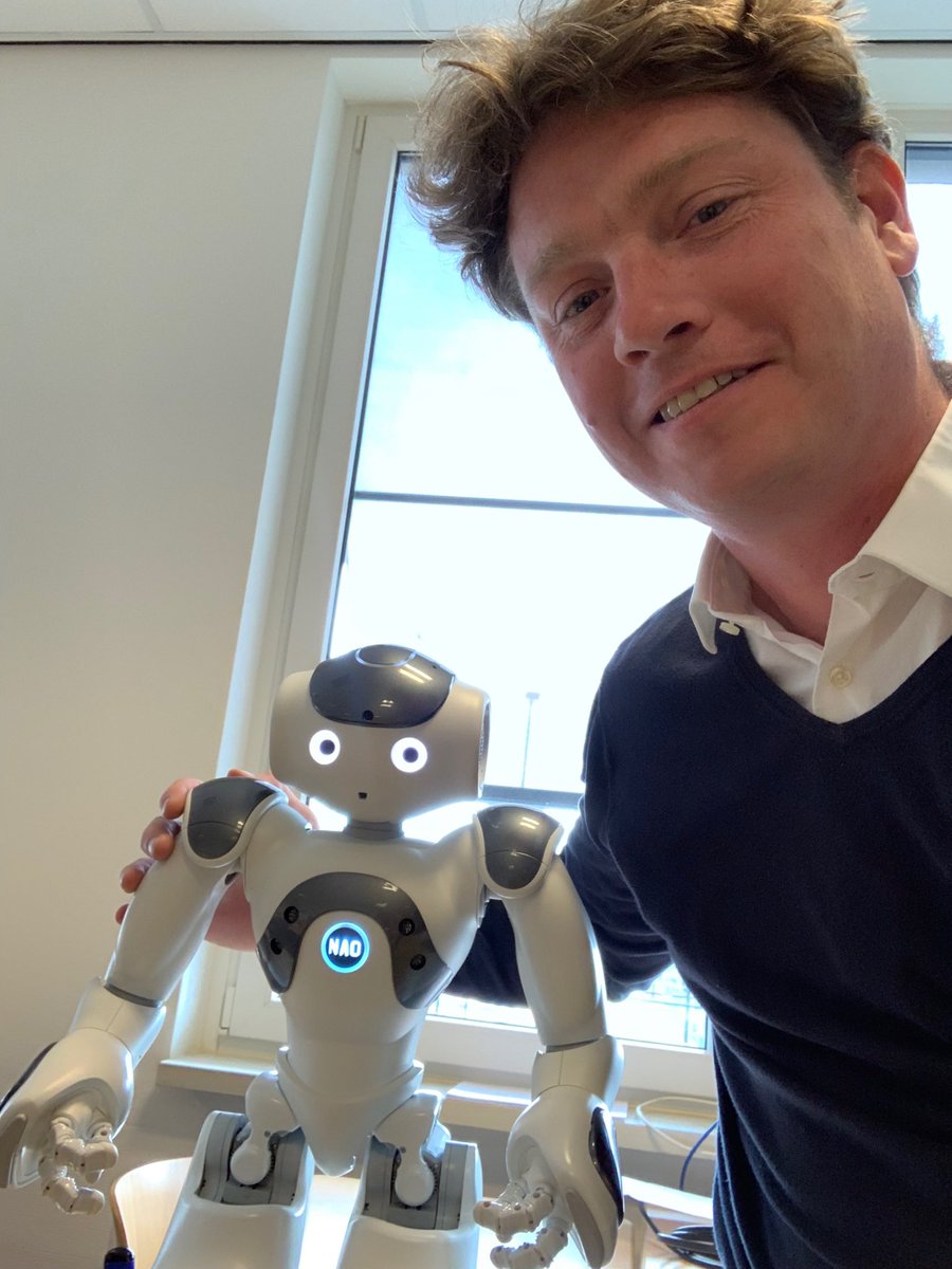 Samen met Eddy regelen we de workshop Robotica voor #omo #langstraat, met dank aan ⁦<a href="/martijn_hermsen/">Martijn Hermsen</a>⁩!