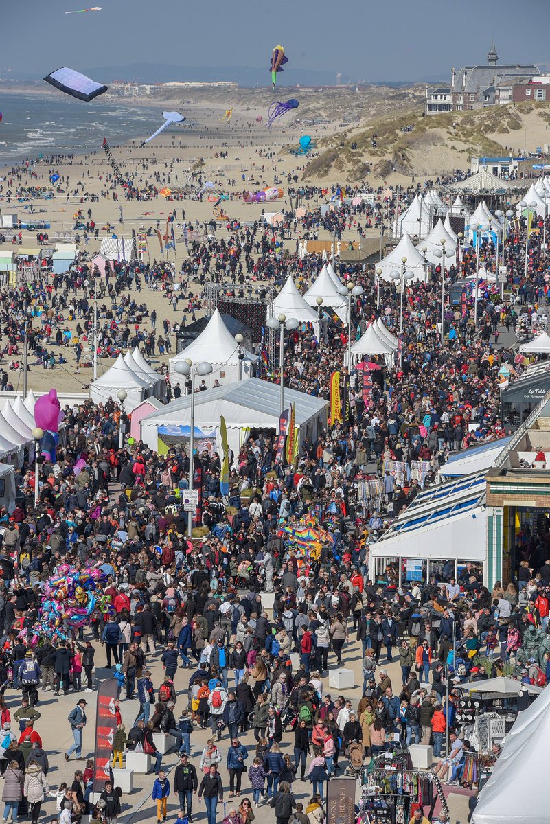 BercksurMer's tweet image. La magie continue...
#cerfsvolants #berck