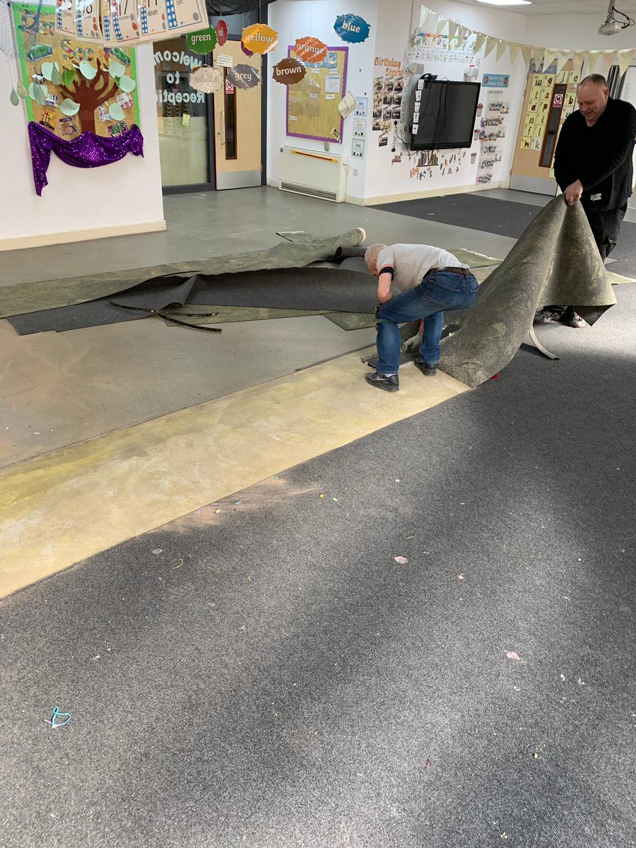 empireflooring2's tweet photo. We are nearing the end of another large Domestic Amtico installation, and when one job finishes another one starts a large Commercial project on a local school.
#domesticflooring #commercialflooring #weekendwork #ripout #flooringliverpool https://t.co/tULFvCPejW