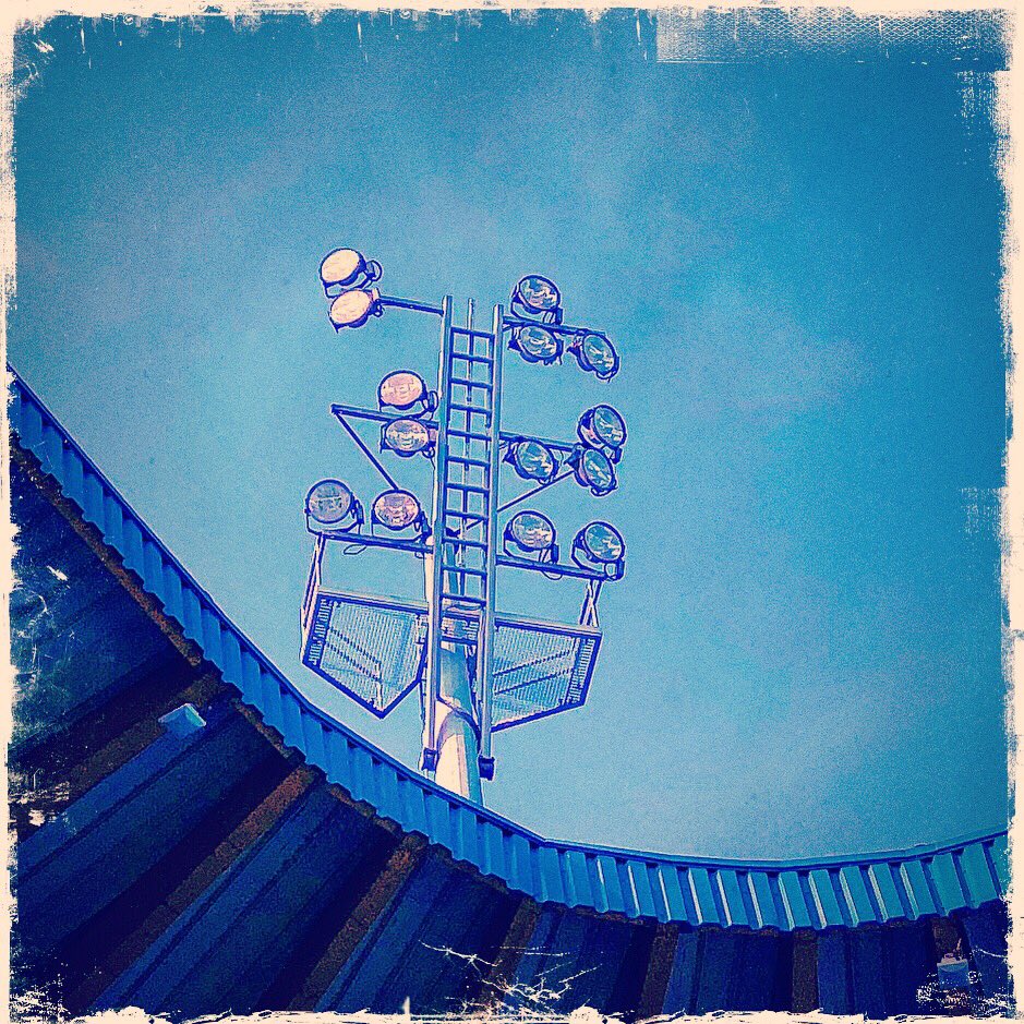 NPieplu's tweet photo. #floodlightfriday #krcgenk #floodlight #floodlightporn #bluesky #jpleague #thisgirllovessports #thisgirllovesfootball #luminusarena https://t.co/CrBEgKJSce