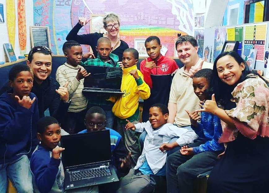 9MilesProject's tweet photo. Huge thanks to @labdoo_org  for the donation of 2 more laptops (in addition to the two donated last year) which are much needed for our #Afterschool academic and #literacyprogrammes.
Having laptops allow our children to spread out in our clubhouse and work independently. https://t.co/4zAFbeowgB