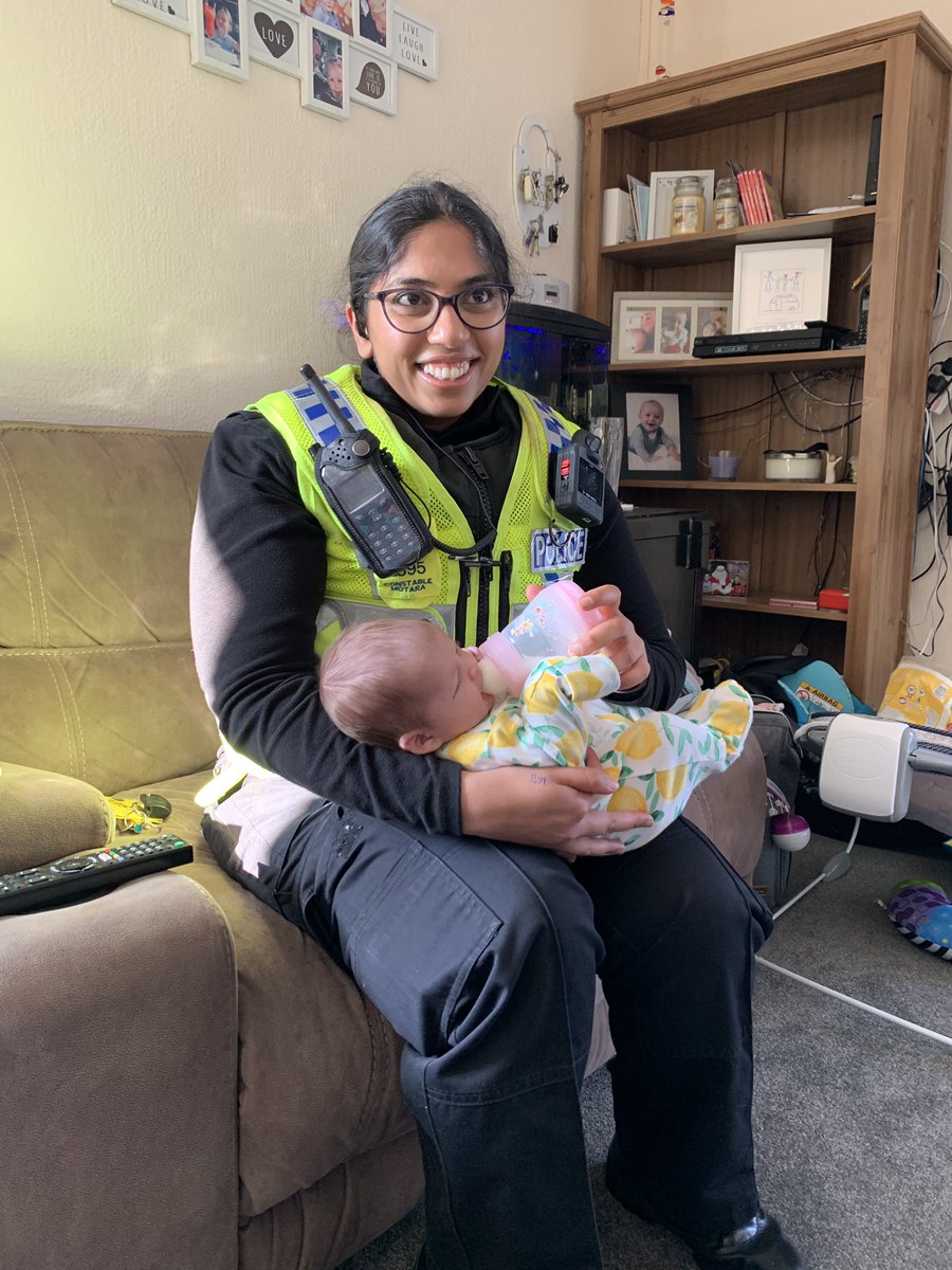 Amazing service making a statement and they are helping to feed baby Ellie #gloucestershireconstabulary #gloucesterpolice