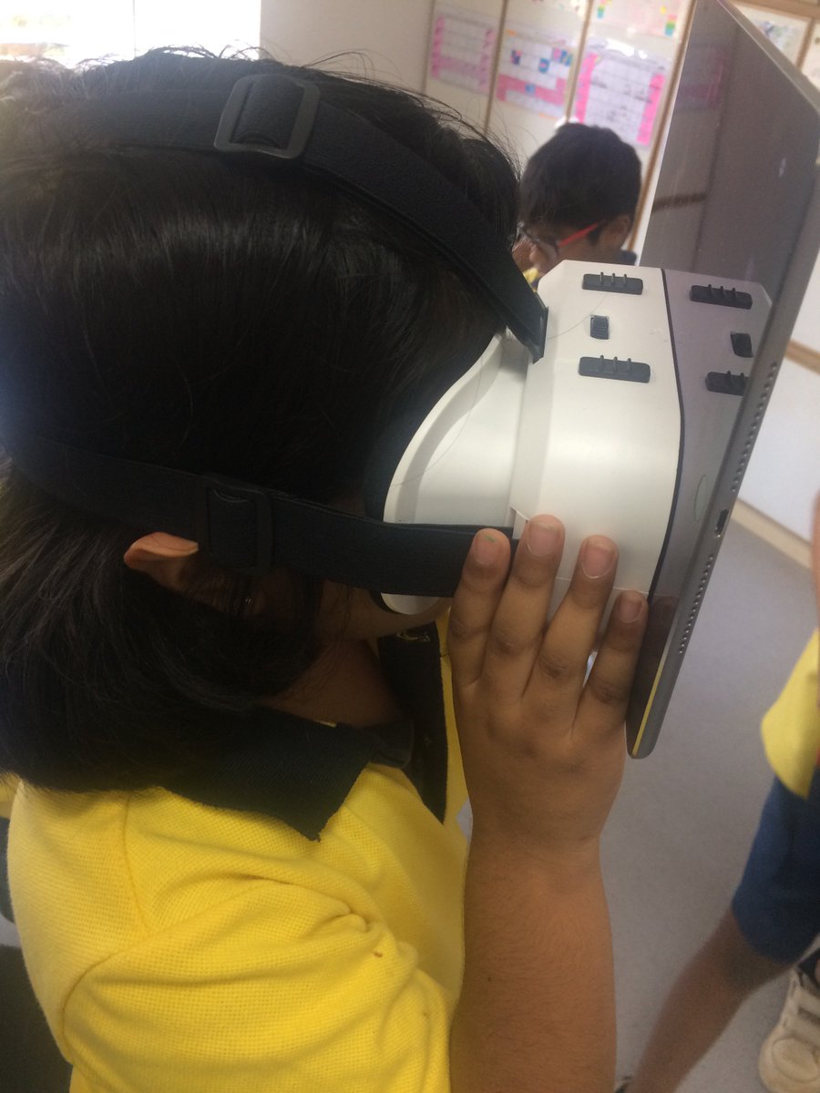 When you can't visit a factory physically, you do that virtually. Students exploring production and processing systems via @GoogleARVR #TechDrivenLearning #HowWeOrganiseOurselves #EdTech @ibpyp @Jalpasheth7 @pradeeshvm @AksPagar @NarangLaxmi @ois_primary
