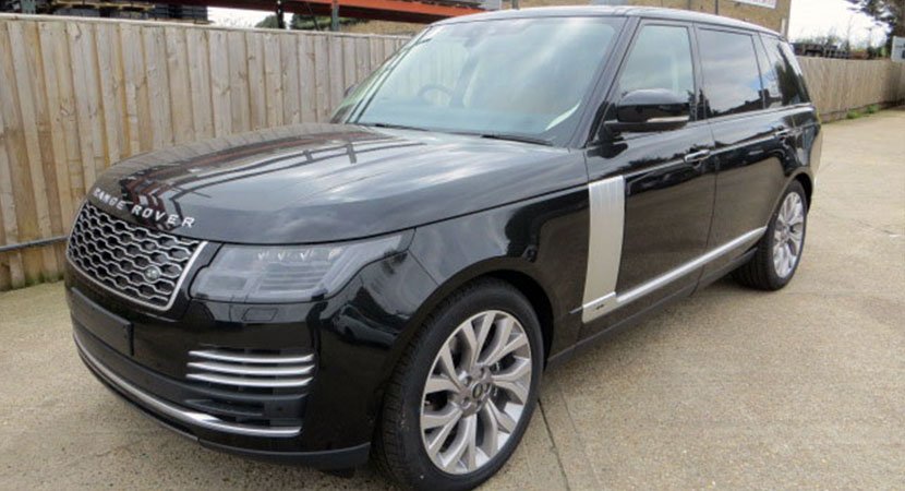 importmarques's tweet photo. 🔥 In Stock 🔥 
This new RANGE ROVER P400 E HYBRID – LONG WHEEL BASE is now available for sale and comes with tax-free export pricing to any country of import. Get in touch if you are interested. Check spec of the car here: https://t.co/Wy4PEtzsYv
✉️ enquiries@importmarques.com https://t.co/oGw3M02Mm2