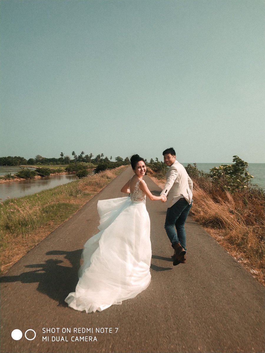 Xiaomi's tweet image. Love + #RedmiNote7 = a recipe for a GREAT photo! 
Share your most beautiful moments. 

#48MPforEveryone