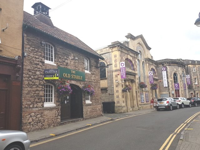 #forsale Weston Super Mare. Character conversion of one time stable to Bar &amp; Rest. Close to shopping centre, sea front, Playhouse &amp; Blakehay Theatres &amp; car park. Building. Same ownership since 1980.  Bars &amp; Eating Areas over 2 floors. EPC C. £220,000 F/H.

sidneyphillips.co.uk/business-detai…