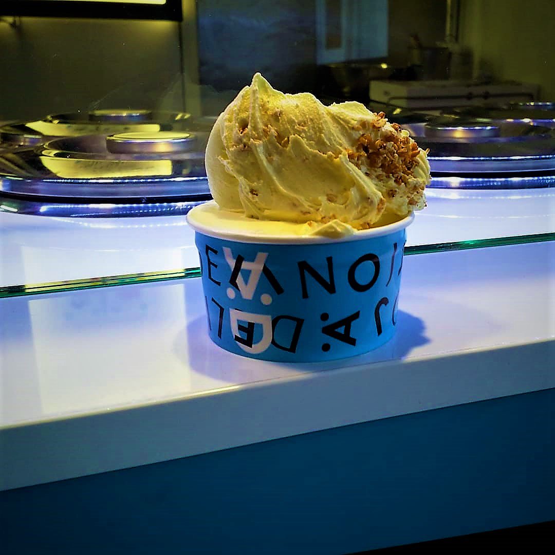 mahbir's tweet photo. What more do you need on this beautiful, sunny, #Spring day! 🌞
#Mahbir Saffron #gelato with crunchy sesame expertly handmade by @JadelinoCafe #Helsinki 🇫🇮
#IceCream #FineFood #Artisan https://t.co/SPuszuyUSU