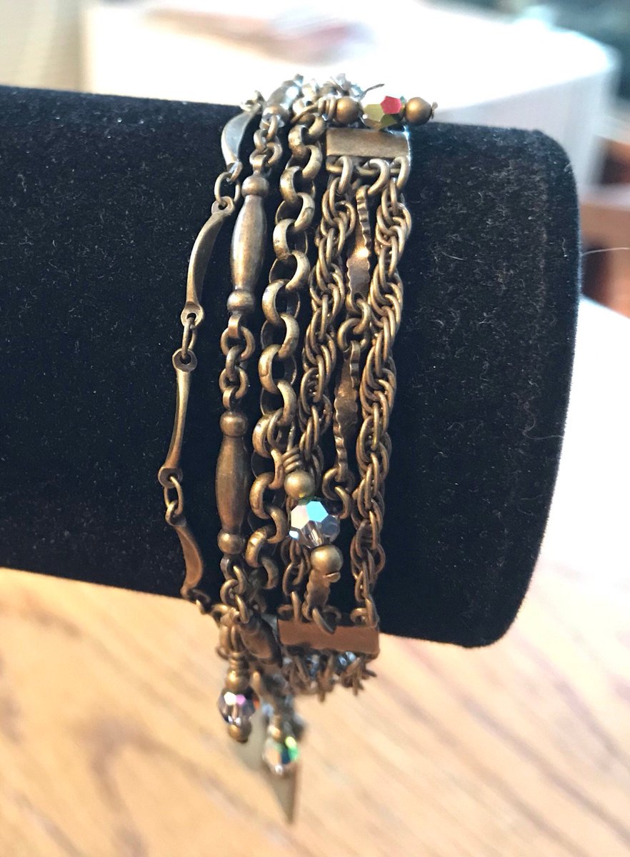 B5zen2's tweet photo. Vintage Brass Chain Bracelet https://t.co/ns37RpRen5 #DEspirit #Etsy #Brass https://t.co/SmIo9TYYEI