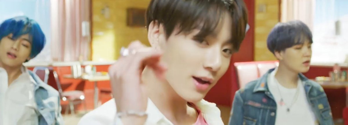 Since1997maknae's tweet photo. Só queria dizer que: 

BTS NÃO TEM DEFEITOOOOOOOO

#BTSCOMEBACK2019 #BTSBoyWithLuv @BTS_twt https://t.co/RdavXXKVt9