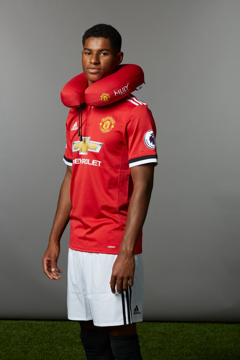 staddonsbeds's tweet photo. just a few #manutd #travelpillows left 
https://t.co/fds32BmELr
order now! @staddonsbeds https://t.co/v1RjggWpNc