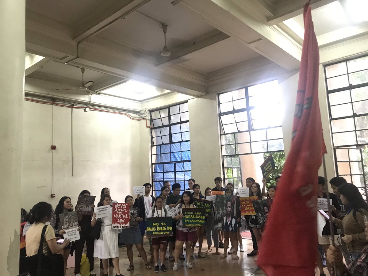 mkule's tweet photo. TIGNAN: Mga estudyante ng UP Manila, nagsama-sama upang ikondena ang pagpatay kay Datu Kaylo, isang lumad lider. Kasabay nito ang patuloy na panawagang itigil na ang Batas Militar sa Mindanao. #JusticeForDatuKaylo https://t.co/nu28M3mSMq