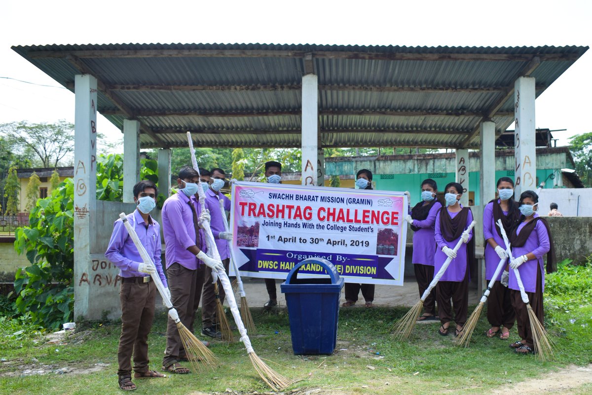 DwscPhe's tweet photo. @sbmg_assam
Trashtag challenge done at a public waiting shed near S.C.DEY COLLEGE, KALINAGAR, Hailakandi by the students of S.C.DEY College on 12-04-2019 which was organised by DWSC (PHE), HAILAKANDI Division. https://t.co/2tCvQA12Mf