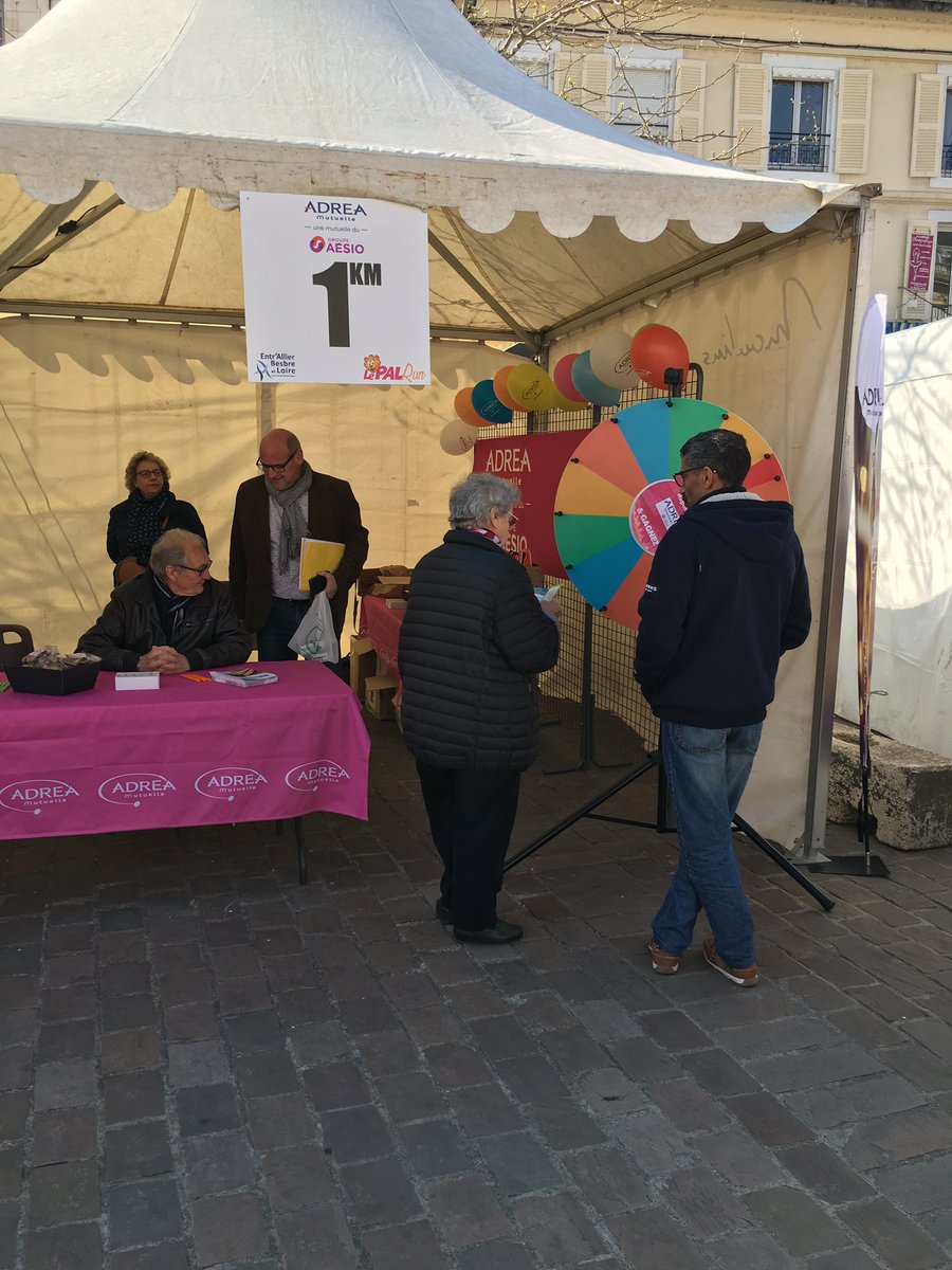 AnaisLagarde's tweet photo. Nous vous attendons nombreux sur notre stand @ADREAmutuelle @GroupeAesio à l’occasion du Salon du running du Pal Run @Villedemoulins pour échanger et avoir quelques informations en matière de prévention pour #ChaqueJourEtreBien https://t.co/nfqutuhePV