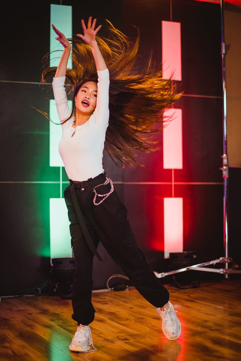 martyfloro's tweet photo. always a fun time taking photos of @BonifacioAc ✨

#DanceWithAC #POPSSSSDahilSayo https://t.co/l43CrVdhmV