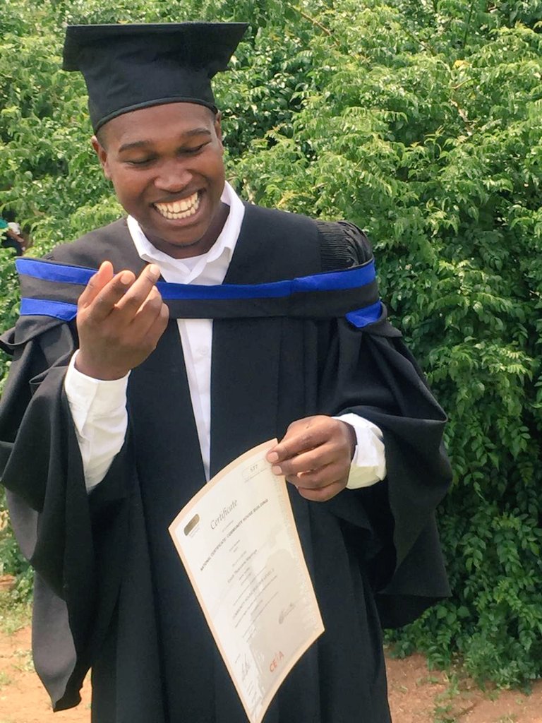 sheconquerss's tweet photo. I've never graduated before😊, but I am proud of being a citizen that managed to help our young leaders obtain one of their greatest wish. It wasn't an easy road but here you are❤️🎓.
#constructionatwork https://t.co/3RsbTpJtHY