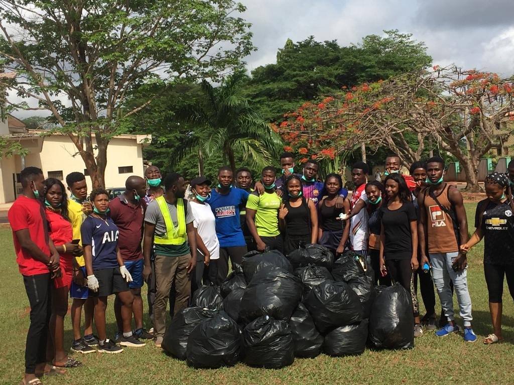 ploggingnigeria's tweet photo. 4/n
#PloggingClubUNN joins the #TrashChallenge with her maiden #Plogging run.
Way to go #Ploggas!!! 💪💪💪
#TrashFreeNigeria #TrashHater #trashtagchallenge #trashtag #TrashChallengeNigeria #trashpickingchallenge @adesuwagreen @PickThatTrash @CCN4INTL @OlumideIDOWU @RichardMunang https://t.co/UVoNZPVirU