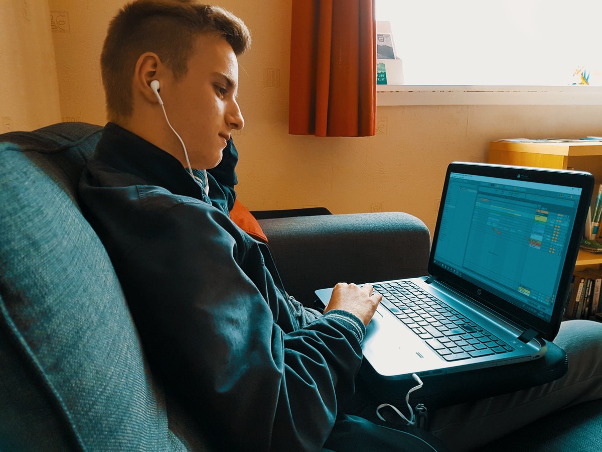 Working on some new music!
We also just hit one million views on "Ascend" ❤️

#hardstyle #euphorichardstyle #ncs #abletonlive