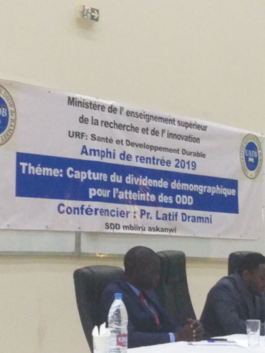 maadusaar1's tweet photo. Participation à l'amphi de rentrée de l UFR Santé et Développement durable de l'université Alioune Diop de Bambey. Thème capture du Dividende démographique pour l'atteinte des ODD https://t.co/yTiKqqBam8
