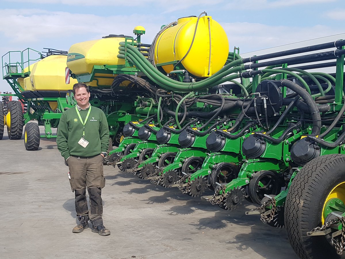 “Jeg er i en ERFA gruppe i DFA med 10 andre ledere indenfor planteavl. I ERFA gruppen udveksler vi erfaringer på tværs af lande i både ledelse og planteavl og vi opbygger et stærkt netværk og sparer med hinanden” Simon – farm manager i Rumænien #DanishFarmersAbroad #DFA #landbrug